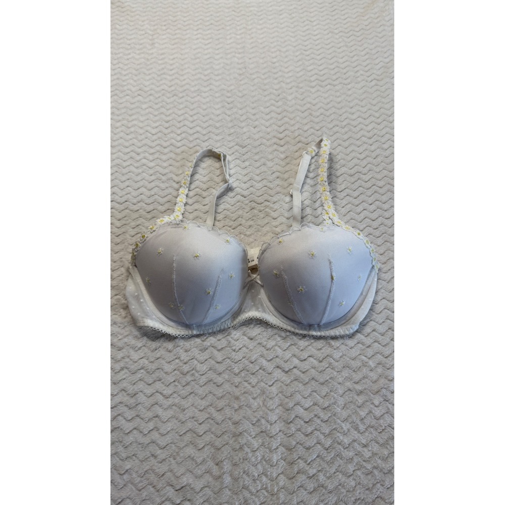 PINK Victoria's Secret White Daisy Embroidered Balconette Bra 36C Floral Mesh